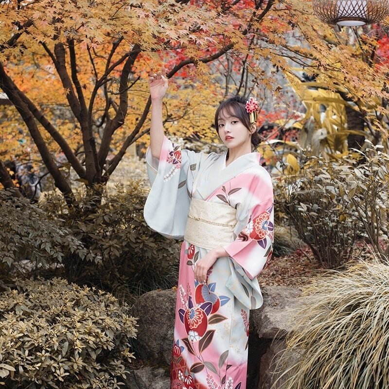 Kimono Japonais Femme avec imprimé floral