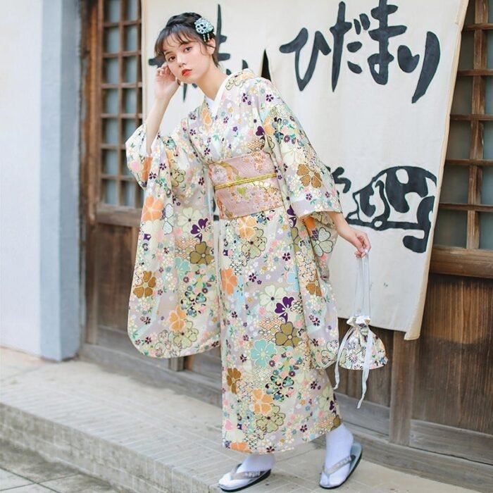 Kimono Japonais Femme fleurs multicolores