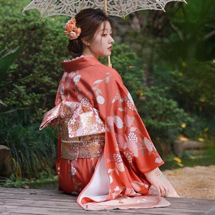 Kimono Japonais traditionnel rouge