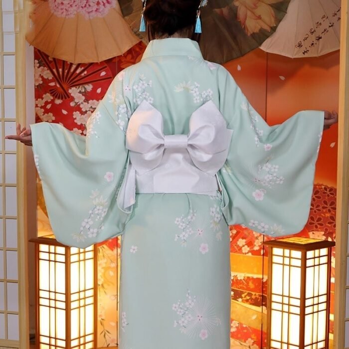 Kimono Japonais Femme motif Cerisiers du Japon
