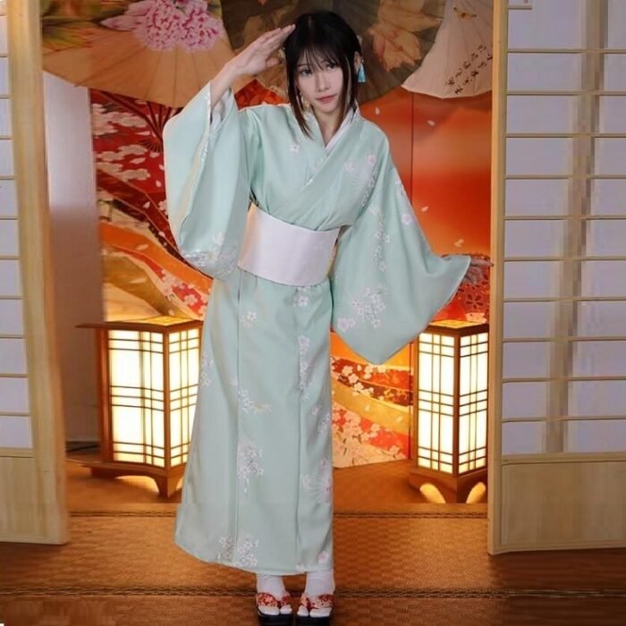 Kimono Japonais traditionnel motif Cerisiers du Japon
